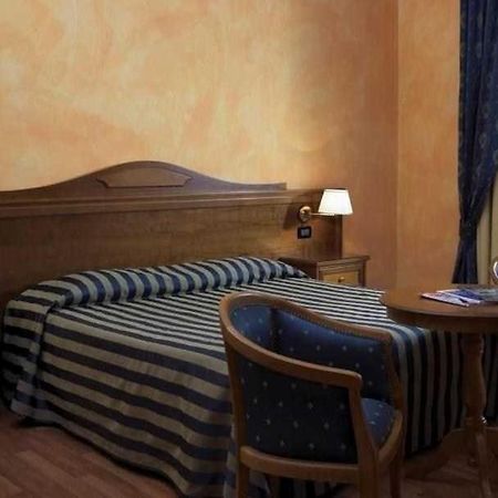 Hotel De La Ville Bereguardo Zewnętrze zdjęcie